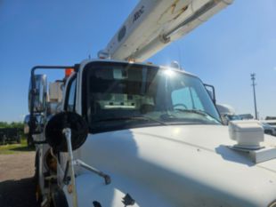 2010 Freightliner Diesel 4x2 Altec Material Handler Bucket Truck
