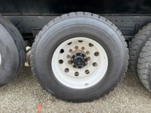 2025 Peterbilt  Load King 18' Quad Axle Dump Truck