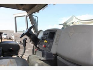 2011 Int'l 7600 6x4 McNeilus Concrete Mixer Truck