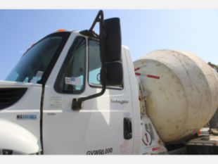 2011 Int'l 7600 6x4 McNeilus Concrete Mixer Truck