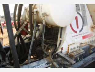 2011 Int'l 7600 6x4 McNeilus Concrete Mixer Truck