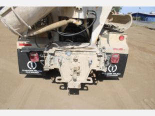 2011 Int'l 7600 6x4 McNeilus Concrete Mixer Truck