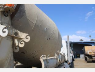 2011 Int'l 7600 6x4 McNeilus Concrete Mixer Truck