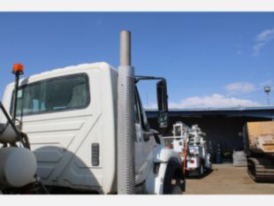 2011 Int'l 7600 6x4 McNeilus Concrete Mixer Truck