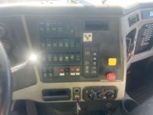 2018 Westernstar 4700 Tri-Axle Drywall Delivery Truck