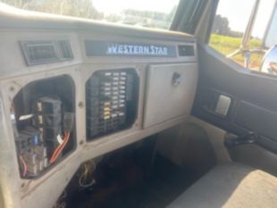 2018 Westernstar 4700 Tri-Axle Drywall Delivery Truck