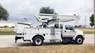 2013 Ford F-750 4x4 Versalift VST-6000 Bucket Truck