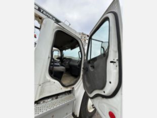 Terex Commander 4047 Digger Derrick on 2015 Freightliner M2106 4x2