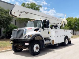 2012 Versalift VO-455-MHI / 2013 International 7300 4x4 Bucket Truck