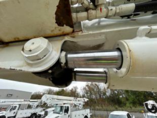 Terex Commander 4047 Digger Derrick on 2015 Freightliner M2106 4x2