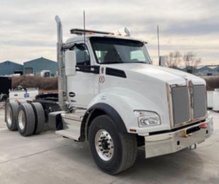 2025 Kenworth T880 6x4 Road Tractor