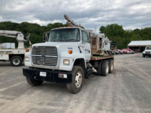 Altec Pressure Digger (model not listed) 1995 Ford LNT8000 Truck