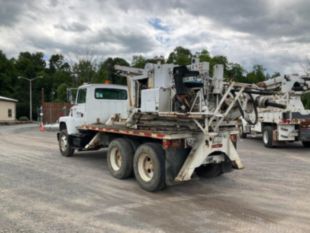 Altec Pressure Digger (model not listed) 1995 Ford LNT8000 Truck