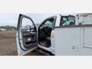 2017 Ford F-350 Gas Powered 4x2 Duralift DTS-29 Telecom Bucket Truck
