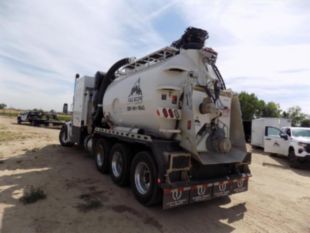 2025 Peterbilt 567 Tri-Drive Tornado F4 Hydrovac Truck