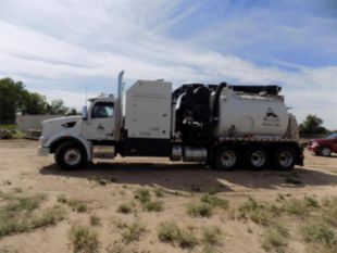 2025 Peterbilt 567 Tri-Drive Tornado F4 Hydrovac Truck