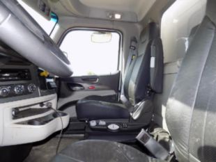 2025 Peterbilt 567 Tri-Drive Tornado F4 Hydrovac Truck
