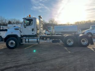 2024 Freightliner 114SD 6x4 Road Tractor