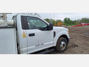 2017 Ford F-350 Gas Powered 4x2 Duralift DTS-29 Telecom Bucket Truck
