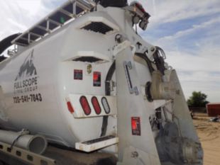 2025 Peterbilt 567 Tri-Drive Tornado F4 Hydrovac Truck