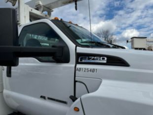 Versalift VTP-40-NE Cable Placer on 2019 Ford F750 4x2