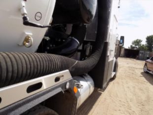 2025 Peterbilt 567 Tri-Drive Tornado F4 Hydrovac Truck