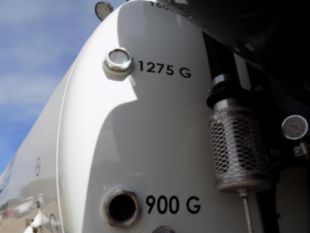 2025 Peterbilt 567 Tri-Drive Tornado F4 Hydrovac Truck