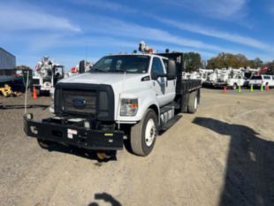 2016 Ford F-750 4x2 Hi-Rail Service Truck