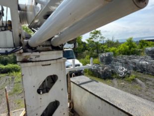 2017 Freightliner M2 Diesel 4x4 Terex Commander 4047 Digger Derrick Truck