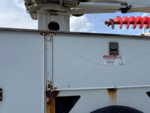 2017 Freightliner M2 Diesel 4x4 Terex Commander 4047 Digger Derrick Truck