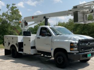 2023 Chevrolet 5500 4x2 Posi+ 700-40 Cable Placer Truck