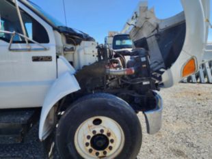 2009 Ford F750 4x2 Terex HRX55 Bucket Truck