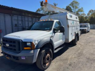 2006 Ford F-450 Gas Powered 4x2 Armlift Bucket Truck