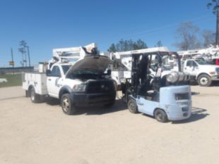 2016 Dodge 5500 Hemi Powered, 4x4 "2005" Terex TL-38 Bucket Truck