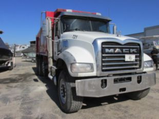 2016 Mack GU-713 Tri-Axle Dump Truck