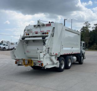 25 cu yd 350 hp Tandem Axle Rear Loader