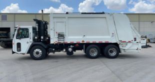 25 cu yd 350 hp Tandem Axle Rear Loader