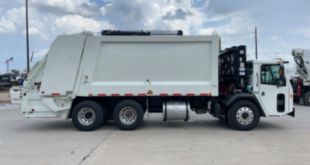 25 cu yd 350 hp Tandem Axle Rear Loader