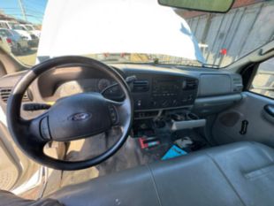 2006 Ford F-450 Gas Powered 4x2 Armlift Bucket Truck