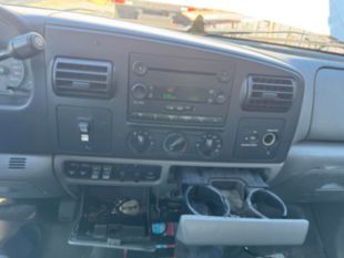 2006 Ford F-450 Gas Powered 4x2 Armlift Bucket Truck