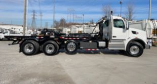60,000 lbs Cable Tri-Axle Roll-Off Truck