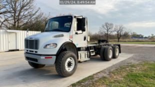 2016 Freightliner M2106 6x6 Daycab Tractor