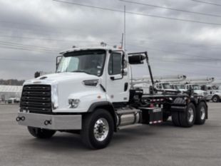 Freightliner 114SD 6x4 Galbreath U5-OR-174 Roll-Off Truck