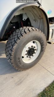 2016 Freightliner M2106 6x6 Daycab Tractor