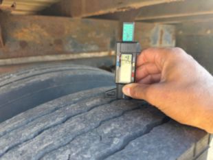 1998 Int'l 4700 Flat Bed Truck