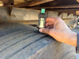 1998 Int'l 4700 Flat Bed Truck