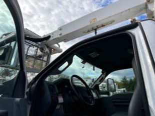 Versalift VTP-40-NE Cable Placer on 2019 Ford F750 4x2