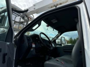 Versalift VTP-40-NE Cable Placer on 2019 Ford F750 4x2