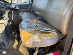 1998 Int'l 4700 Flat Bed Truck