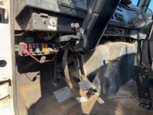 1998 Int'l 4700 Flat Bed Truck